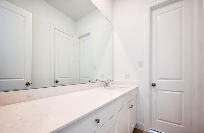 Building Photo - 6715 Iron Clover Dr
