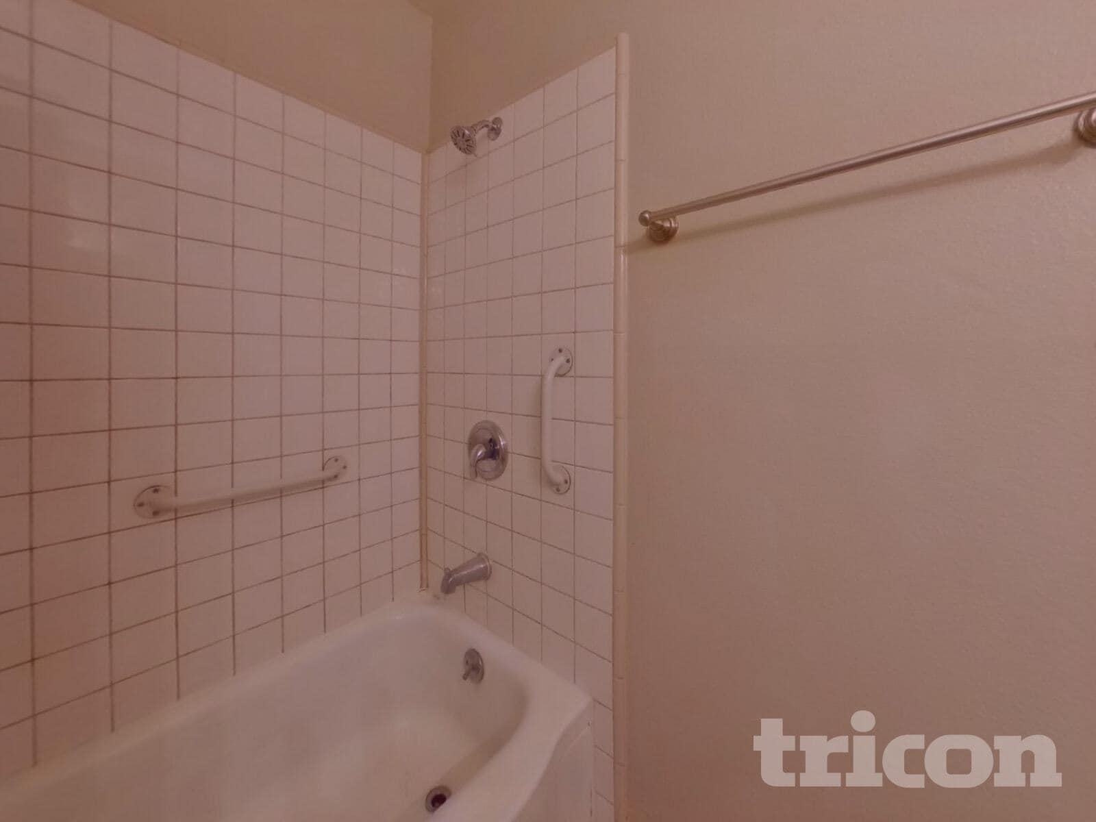 Building Photo - 1001 Akard Dr