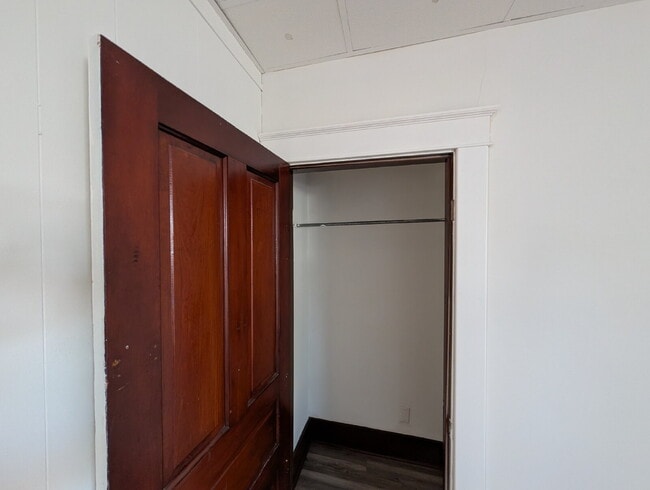 Building Photo - 202 E Barker Ave