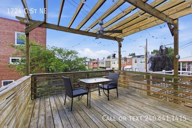 Building Photo - 1724 C St NE