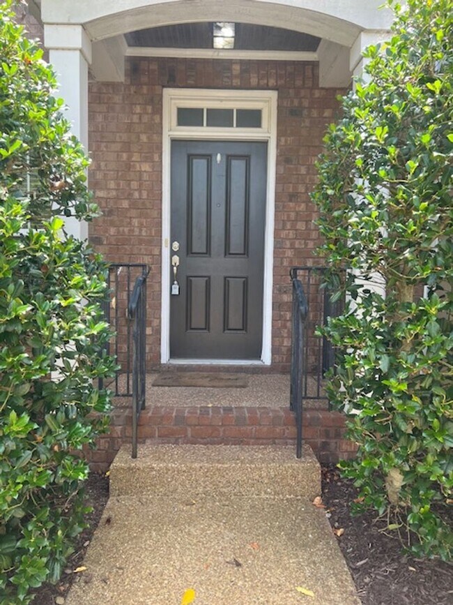 Building Photo - 3 bedroom/2.5 Bathroom Sugar Valley Townhome