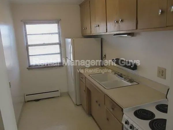 Building Photo - 496 Front St