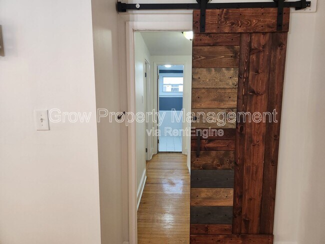 Building Photo - 1641 S Camac St