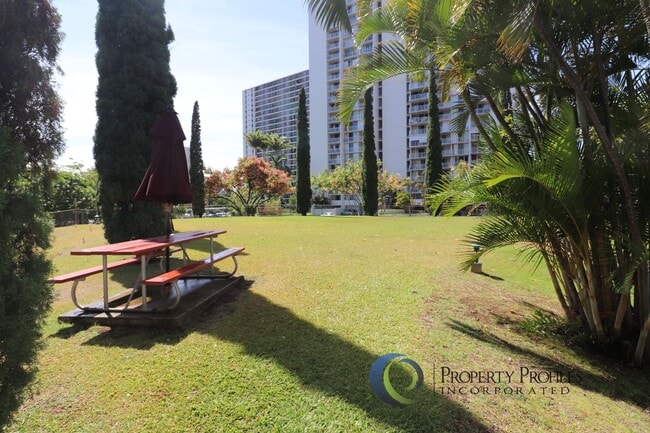 Building Photo - Park at Pearlridge - 2 bedroom 2 bath 1 parking unit - Available Now!