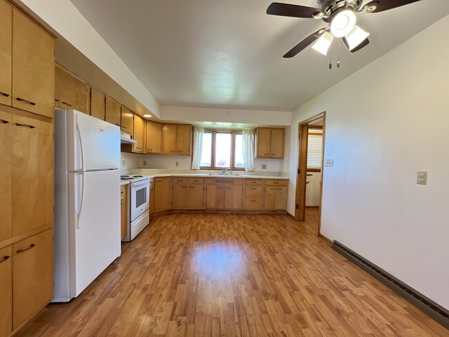 Building Photo - 3170 Asbury Rd