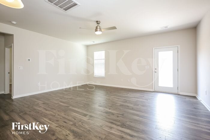 Building Photo - 14 Ramblehurst Rd