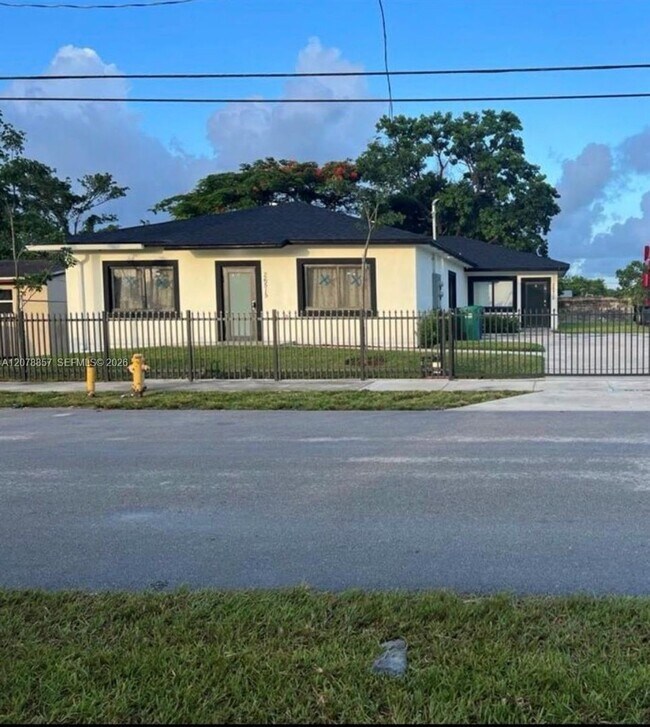 Building Photo - 26515 SW 139th Ave