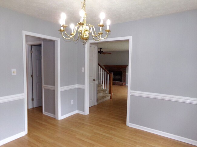 Building Photo - 711 Barney Fones Dr