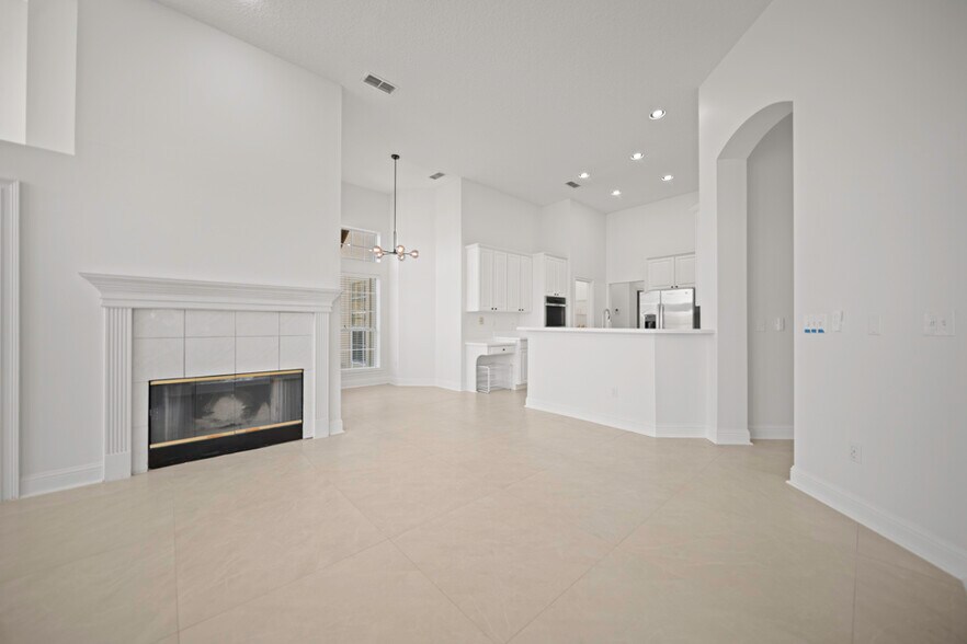 Building Photo - 10061 Vineyard Lake Rd E