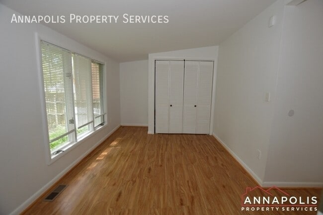 Building Photo - 1331 Linden Ave