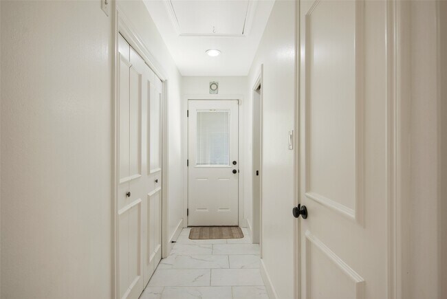 Building Photo - 354 Tealwood Dr
