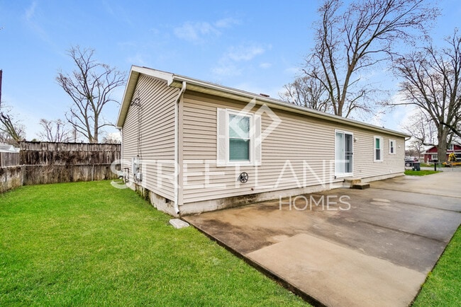 Building Photo - Charming 3 Bedroom in Whitehall!