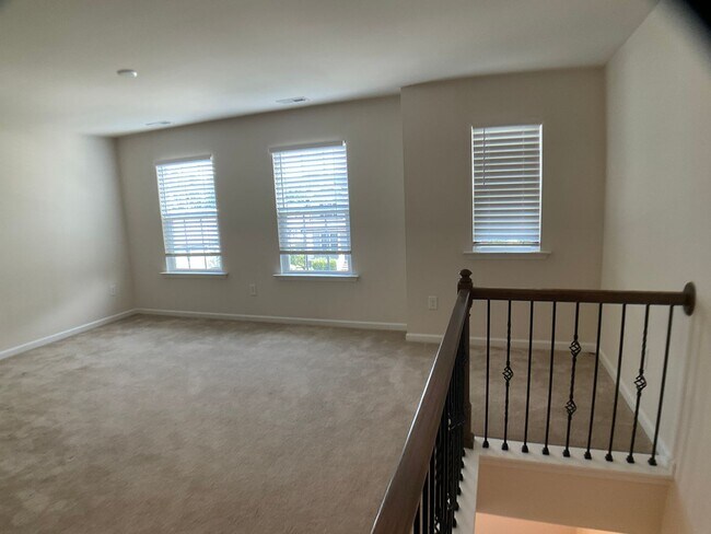 Building Photo - 4 Bed, 3 Bath in Desirable Apex