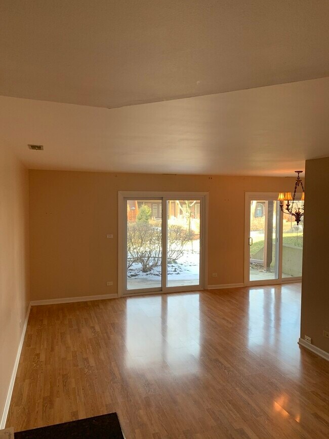 Building Photo - 412 Sandhurst Cir