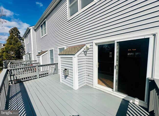 Building Photo - 106 Blenny Ln
