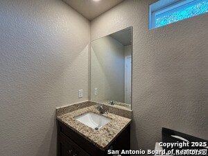 Building Photo - 2708 Golf Dr