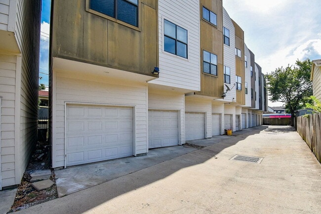 Building Photo - 4106 McKinney St