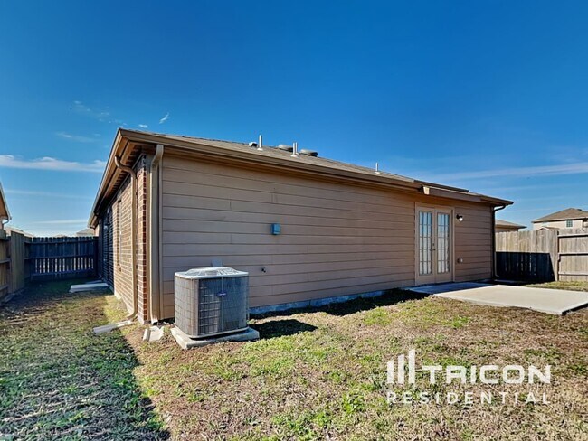 Building Photo - 805 Painted Bison Dr