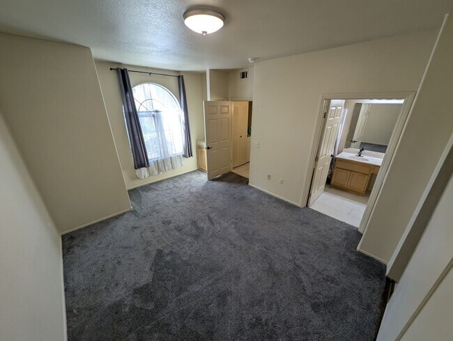 Building Photo - 2251 Wigwam Pkwy