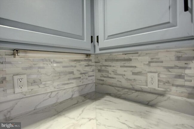 Building Photo - 2367 McCleary Dr