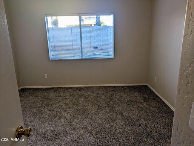 Building Photo - 15440 W Mauna Loa Ln