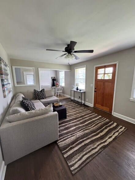 Building Photo - 2942 Sinbad Dr