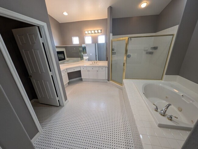 Building Photo - 4678 El Camino Cabos Dr