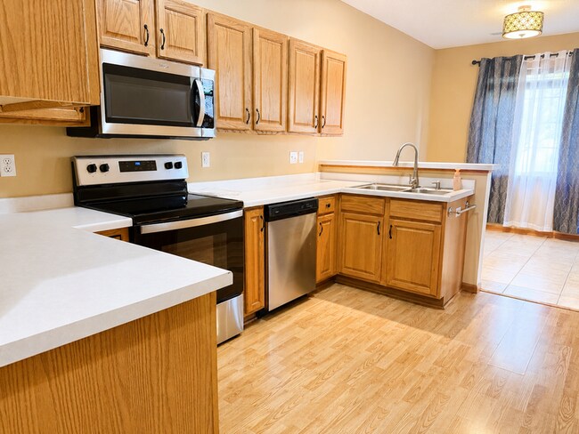 Building Photo - 13849 Hyacinth Dr