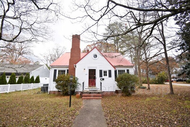 Primary Photo - 702 Poole Dr