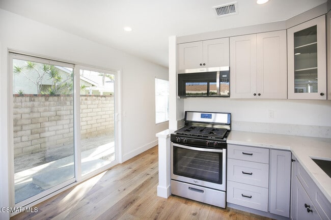 Building Photo - 5383 Felicia St