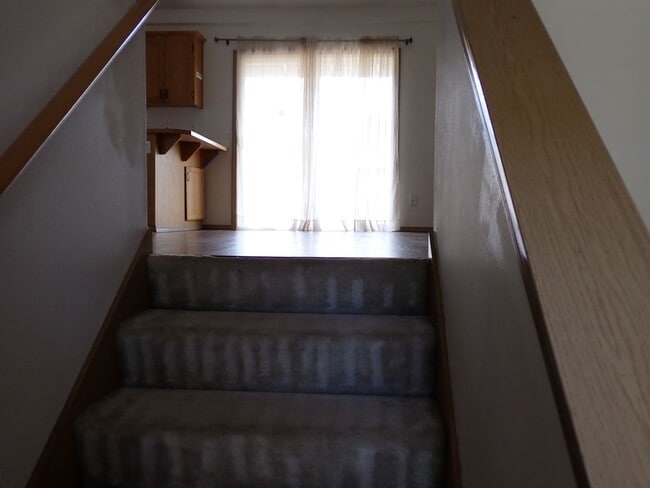 Building Photo - Beautiful 5 Bedroom House Puyallup South Hill
