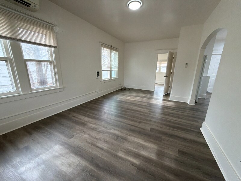 Building Photo - 1123 14th Ave