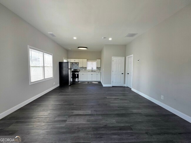 Building Photo - 1156 Clinton Rd