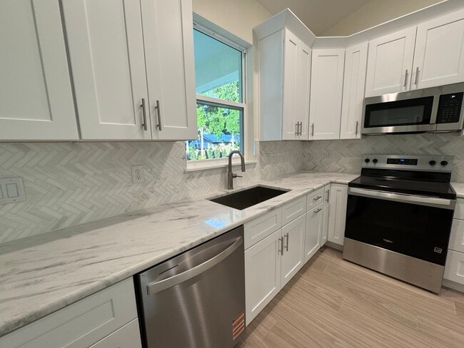 Building Photo - 247 Debary Dr