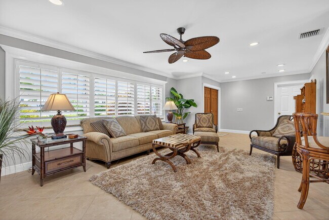 Building Photo - 728 Waterway Dr