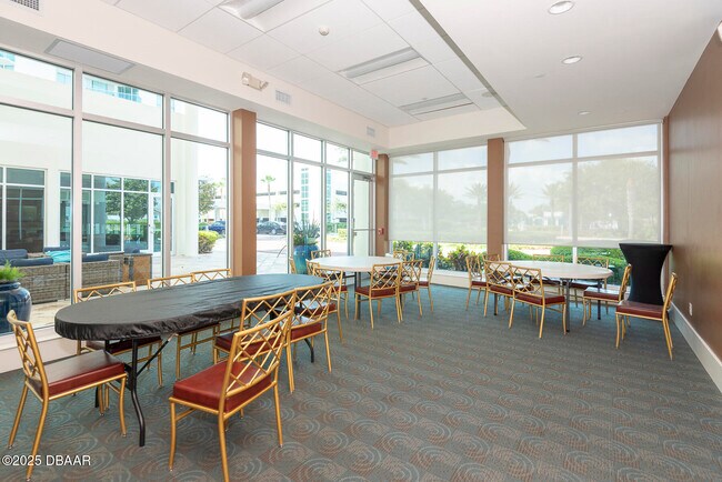 Building Photo - 231 Riverside Dr