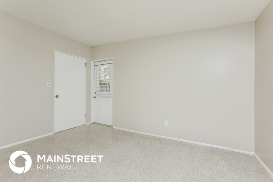 Building Photo - 5205 Haverhill Dr