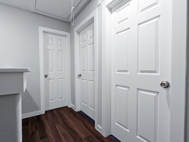 Building Photo - 6811 Glass St