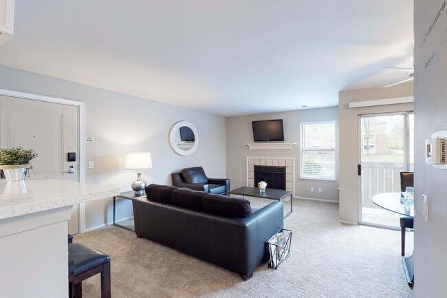 Building Photo - 1411 Johnson Dr