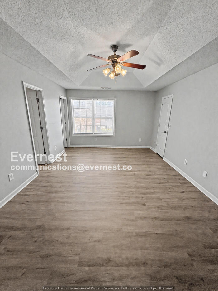 Building Photo - 8635 Thomas Ln