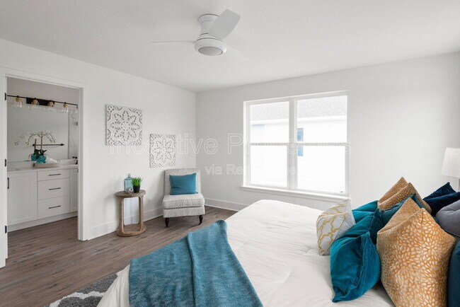 Building Photo - 438 Goodall Ave