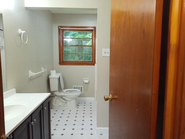 Building Photo - 1036 Skylark Dr
