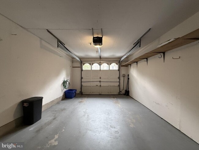Building Photo - 7136 Swansong Wy