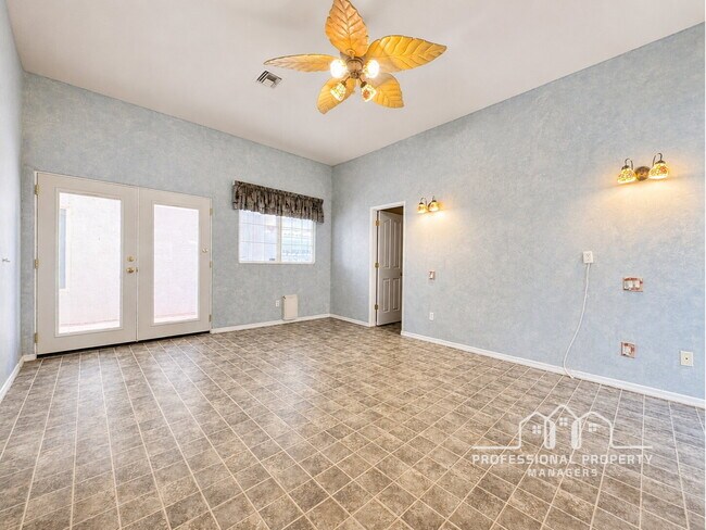 Building Photo - 3-bedroom, 3-bathroom home in Foothills Mobile Est