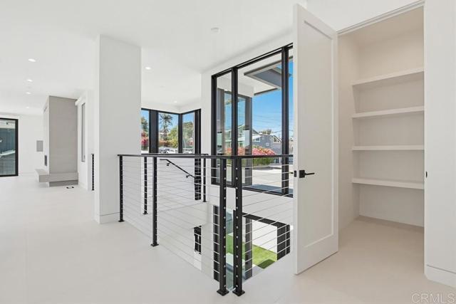 Building Photo - 206 4th St