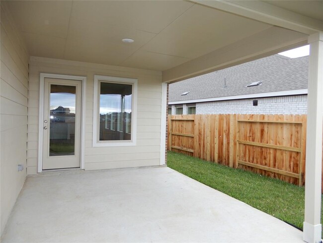 Building Photo - 22636 Hackberry Leaf Dr