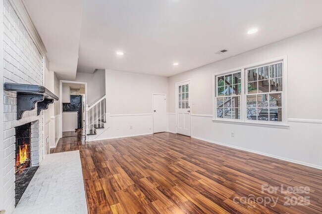 Building Photo - 701 McNabb Ct