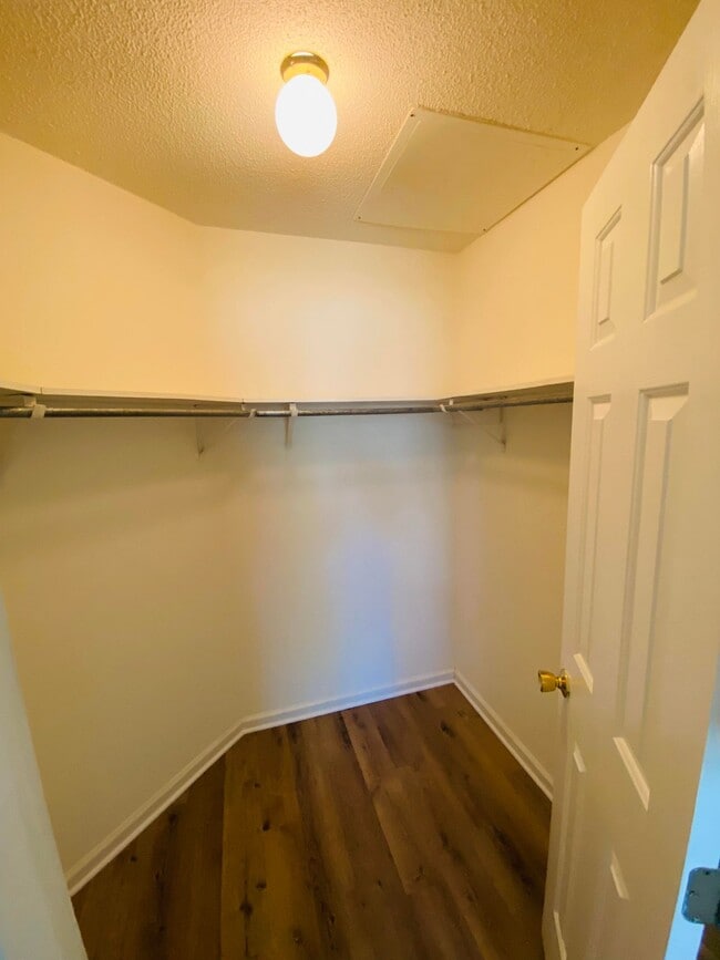 Building Photo - 2918 Mulberry Ln