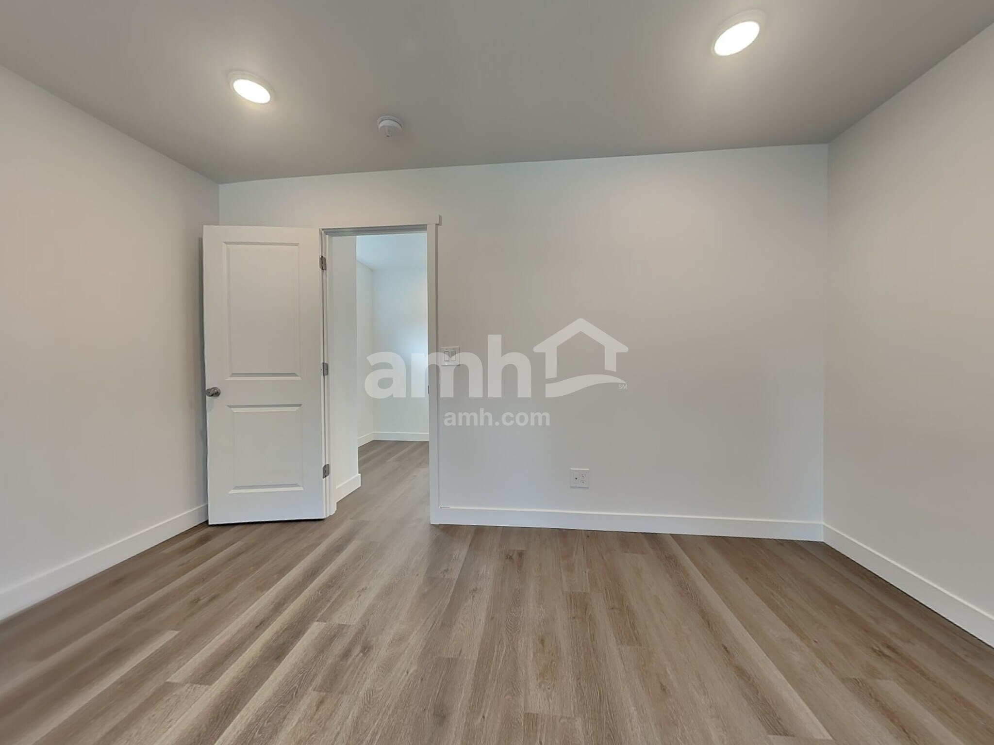 Building Photo - 4821 85th Ave NE