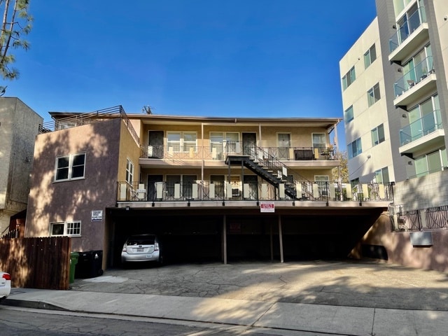 Building Photo - 12125 Valleyheart Dr